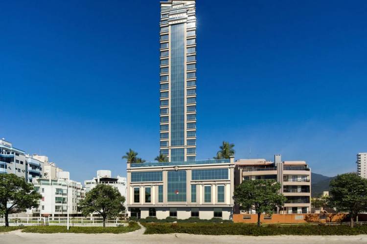 Investimento na praia, 4 su�te 1 m�ster. 