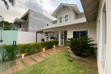 CASA ALTO PADRO PRAIA DOS AMORES