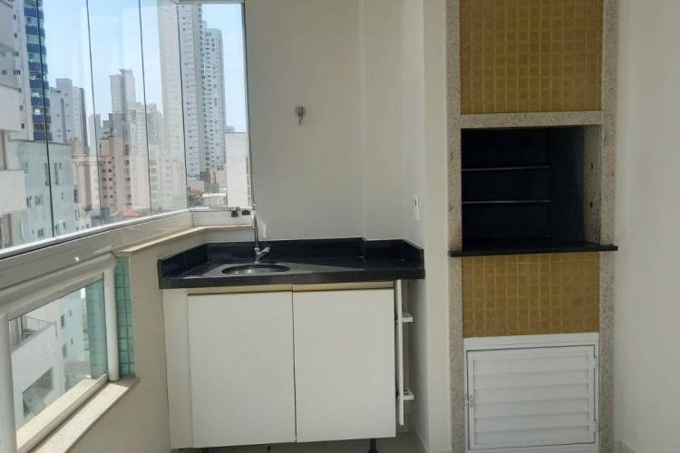Apartamento Quadra mar centro Balne�rio Camboriu