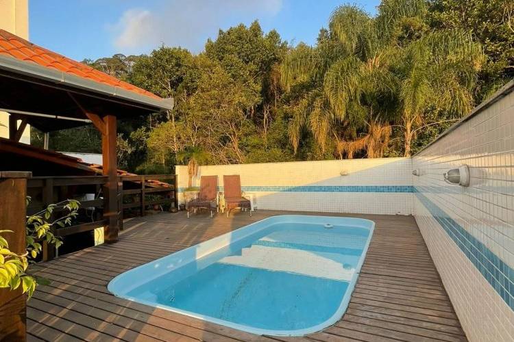 SOBRADO COM 4 QUARTOS � VENDA , 671M� - CENTRO