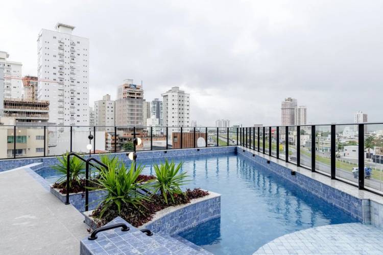 APARTAMENTO COM 3 QUARTOS � VENDA , 138M� - MEIA P