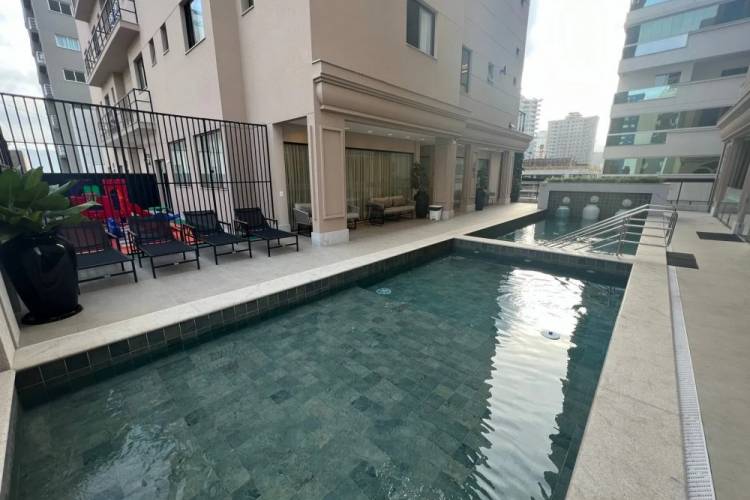 V4049 IM�VEL NOVO PARA VENDA, 200 MTS DO MAR EM ME