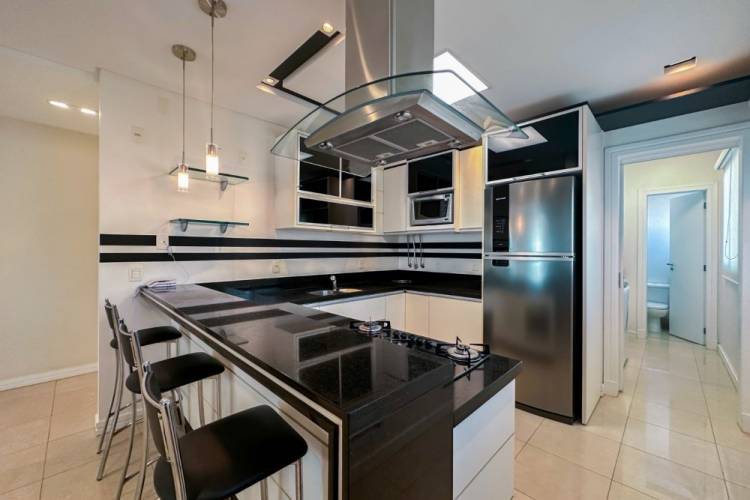 V3169 APARTAMENTO PARA VENDA 100 MTS DO MAR EM CEN