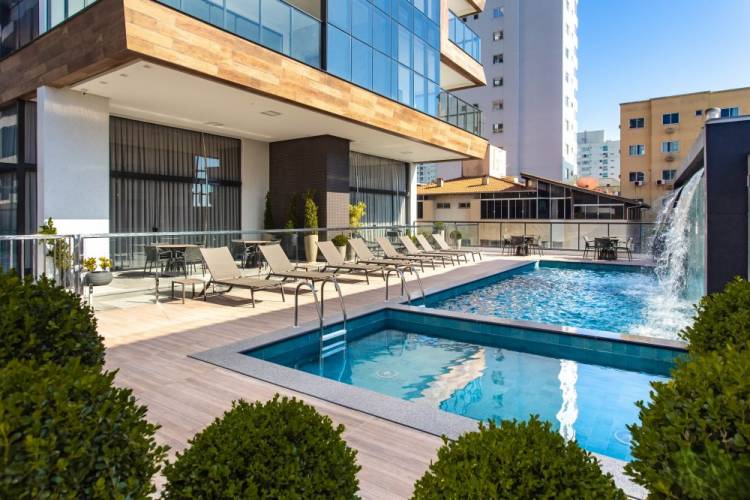 V4087 IM�VEL PARA VENDA COM 4 SUITES, QUADRA MAR E