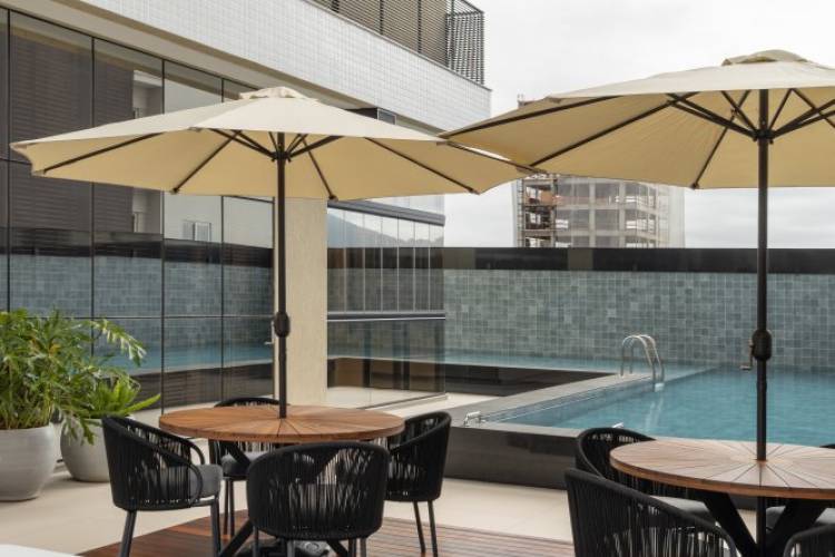 V4091 IM�VEL PARA VENDA COM 4 SUITES, 500 MTS DO M