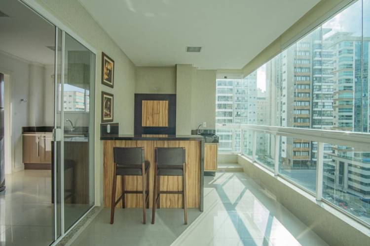 V4095 IM�VEL MOBILIADO PARA VENDA COM 4 SUITES EM 