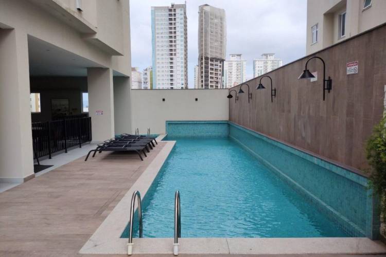 V2102 IM�VEL PRONTO PARA MORAR, 300 MTS DO MAR EM 