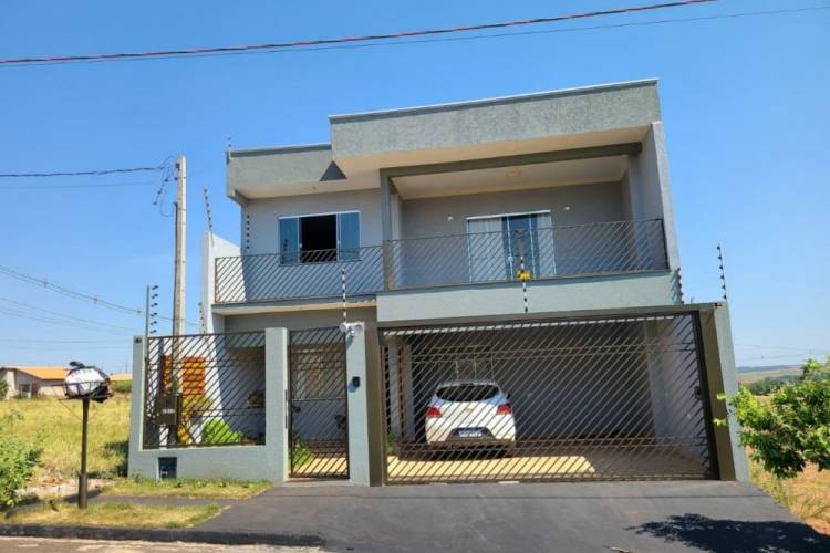 CC3001 SOBRADO SEMI-MOBILIADO PARA VENDA COM 3 DOR