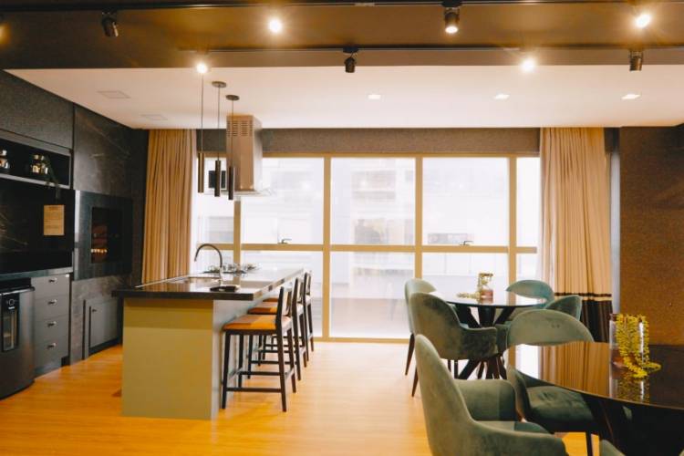 V3238 IM�VEL MOBILIADO PARA VENDA, 3 SUITES, 450 M