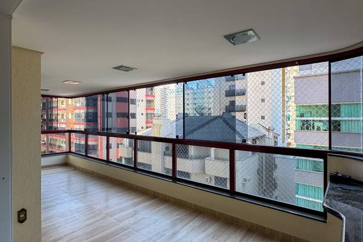 V3243 IM�VEL SEMI-MOBILIADO � VENDA, 200 MTS DO MA