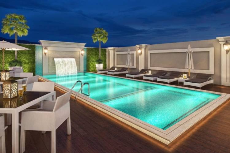 V3250 IM�VEL � VENDA COM 3 SUITES, 600 MTS DO MAR 